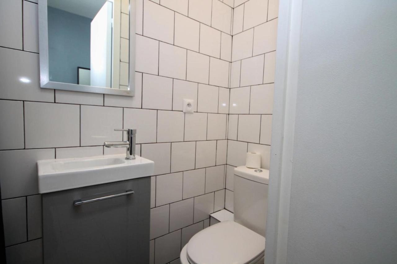 02 - Chambre Avec Lit Double Et Sdb Prive Wifi Сен-Дени Экстерьер фото